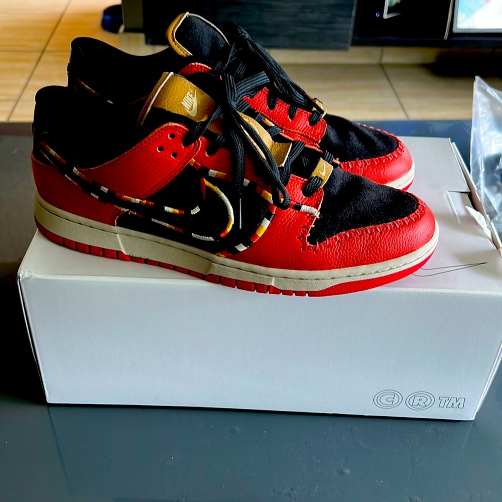 nike by you Low dunk  size 11 they are like new like you see in the pictures